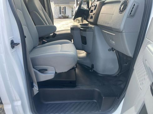 Used 2021 Ford E-350 and Econoline 350 Super Duty w/ Power Windows & Locks Group image 16
