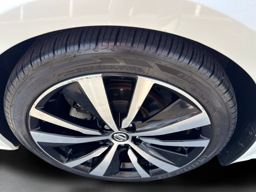 Used 2020 Nissan Altima 2.0 Platinum FWD image 23