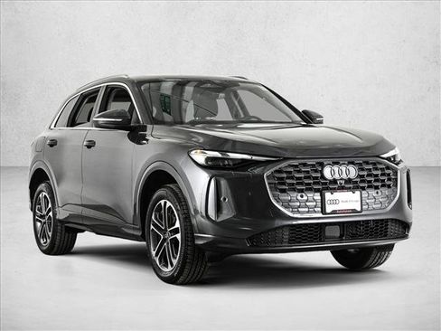 Certified 2025 Audi Q5 Premium w/ Convenience Package image 3