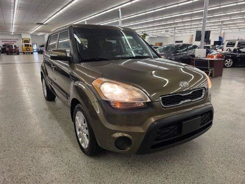 Used 2012 Kia Soul + w/ Audio Pkg FWD image 4