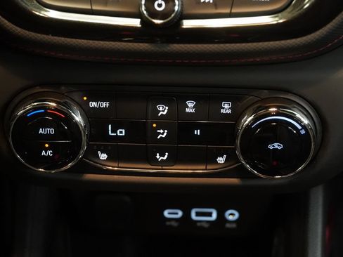 Used 2023 Chevrolet TrailBlazer RS w/ Convenience Package FWD image 20