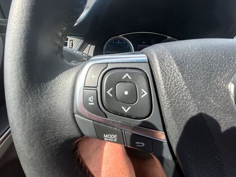 Used 2017 Toyota Camry XLE FWD image 39