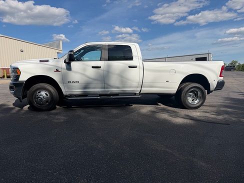Used 2024 RAM 3500 Big Horn AWD/4WD image 9