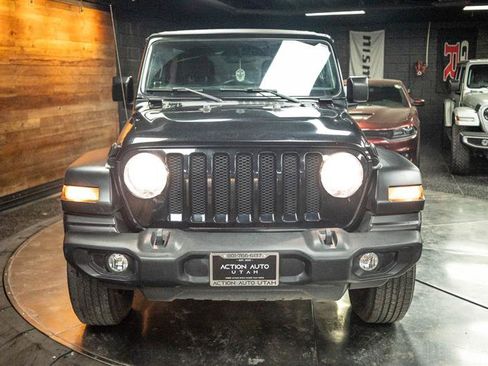 Used 2023 Jeep Wrangler Unlimited Sport AWD/4WD image 4