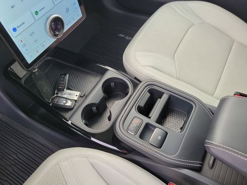 Certified 2025 Ford Mustang Mach-E Premium AWD/4WD image 8