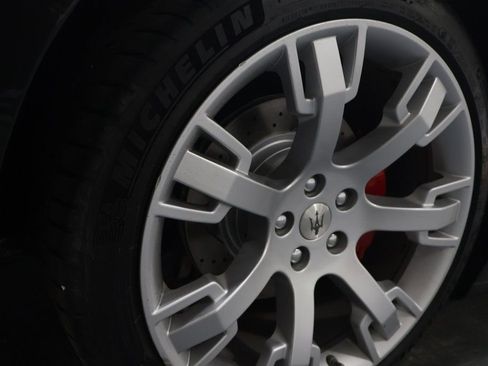 Used 2015 Maserati GranTurismo Convertible RWD image 25