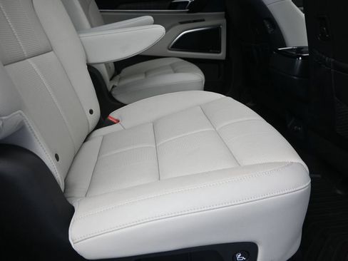 Used 2024 Kia Telluride SX w/ Towing Package FWD image 22