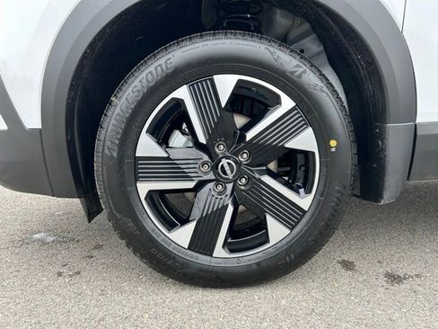 New 2026 Nissan Kicks SV w/ SV Premium Package AWD/4WD image 11