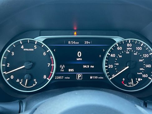 Used 2025 Nissan Sentra SV image 27