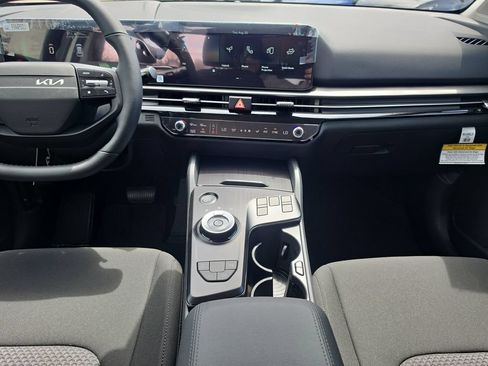 New 2027 Kia Sportage LX FWD image 14