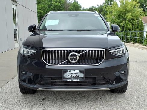 Certified 2025 Volvo XC40 B5 Plus AWD/4WD image 2