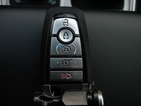 Used 2021 Ford Explorer XLT w/ Equipment Group 202A image 27