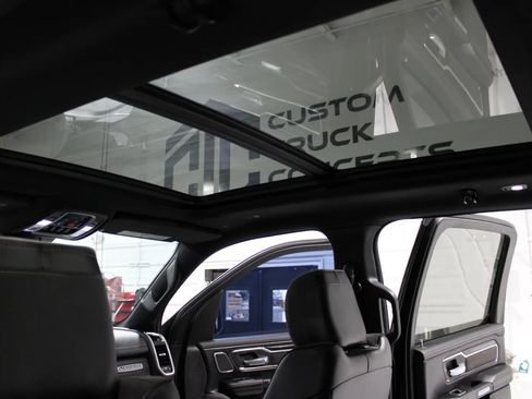 Used 2024 RAM 1500 Laramie AWD/4WD image 37