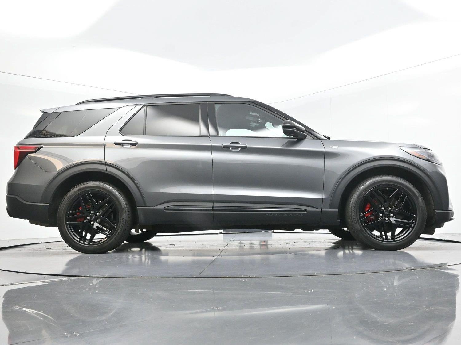 Used 2025 Ford Explorer ST-Line w/ Premium Package RWD image 51