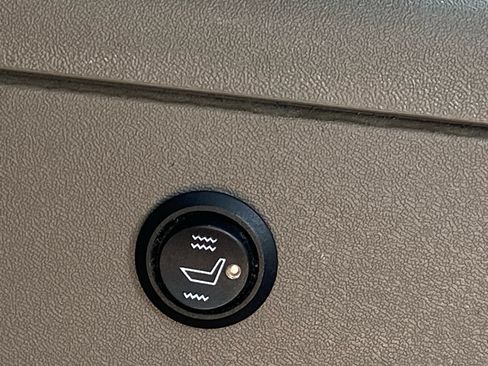 Used 2018 Nissan Frontier SV AWD/4WD image 10