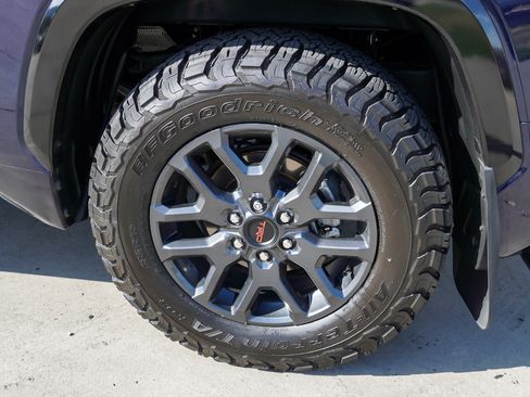 Used 2023 Toyota Tundra Platinum w/ Advanced Package AWD/4WD image 13