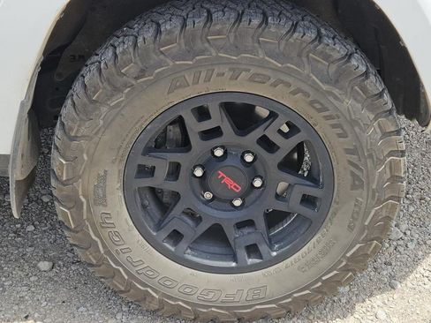 Used 2023 Toyota 4Runner SR5 AWD/4WD image 4