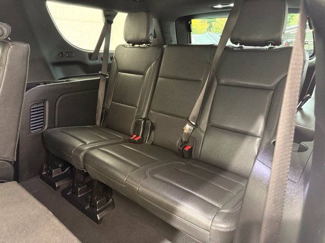 Used 2025 Chevrolet Suburban Z71 AWD/4WD image 21