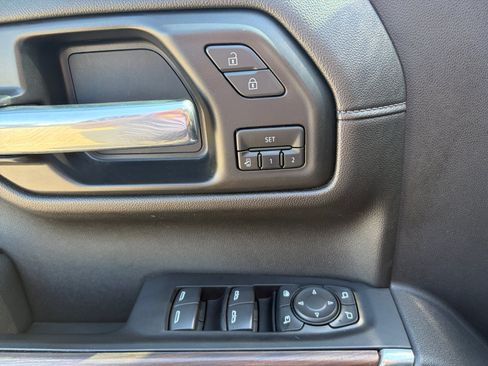 Used 2021 GMC Sierra 1500 SLT w/ SLT Premium Package AWD/4WD image 16