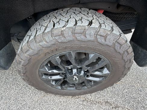 Used 2025 Chevrolet Silverado 2500 LTZ w/ Trail Boss Package AWD/4WD image 12