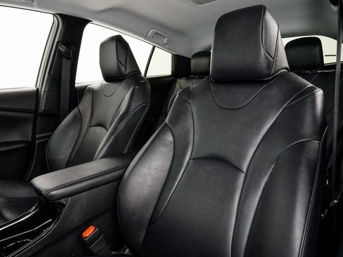 Used 2018 Toyota Prius Prime Premium image 8