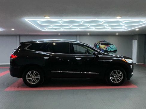 Used 2018 Buick Enclave Essence image 7