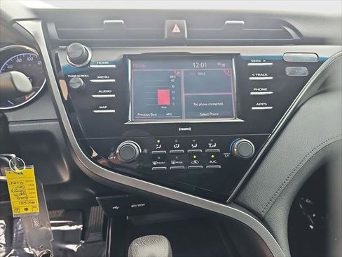 Certified 2020 Toyota Camry LE image 14