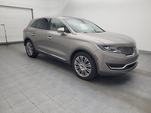 Used 2017 Lincoln MKX Reserve w/ Lincoln MKX Climate Package FWD image 11