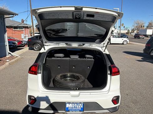 Used 2021 Kia Niro LX image 7