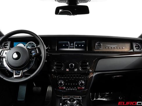 Used 2024 Rolls-Royce Phantom Sedan w/ The Phantom Package RWD image 27