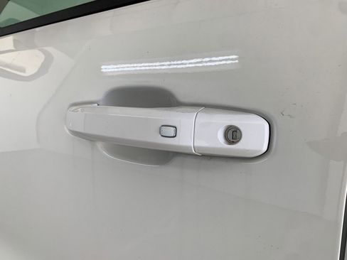 New 2024 Chevrolet Colorado LT w/ LT Convenience Package III image 7