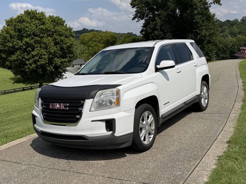 Used 2017 GMC Terrain SLE AWD/4WD image 4