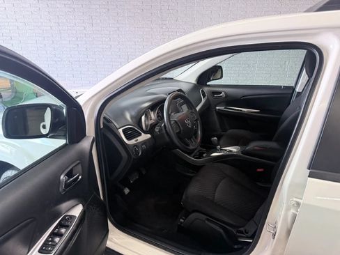 Used 2018 Dodge Journey SE w/ Blacktop Package FWD image 10