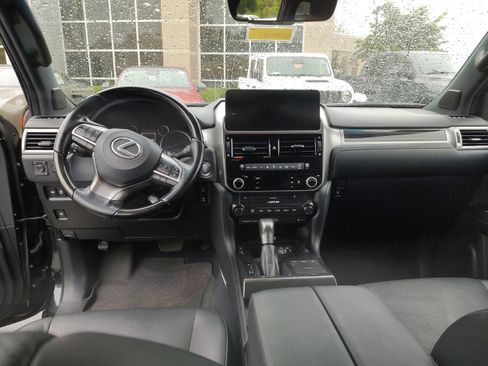 Used 2022 Lexus GX 460 Luxury w/ Accessory Package AWD/4WD image 8