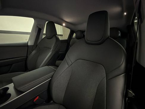 Used 2026 Tesla Model Y AWD image 19