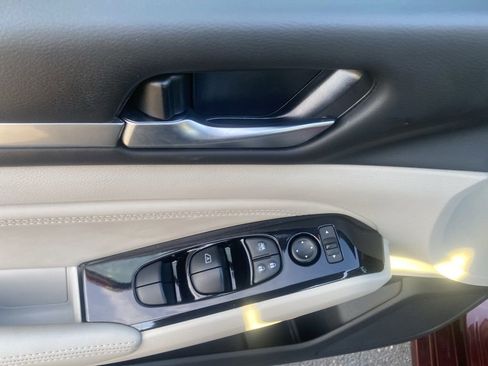 Used 2023 Nissan Altima 2.5 SV w/ SV Premium Package image 11