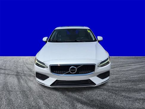 Used 2019 Volvo S60 T5 Momentum w/ Premium Package FWD image 9