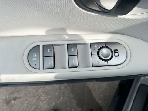 New 2025 Hyundai Ioniq 5 SE image 38