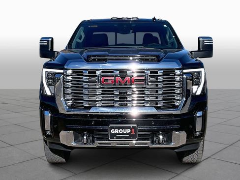 Used 2024 GMC Sierra 3500 Denali w/ Technology Package image 3
