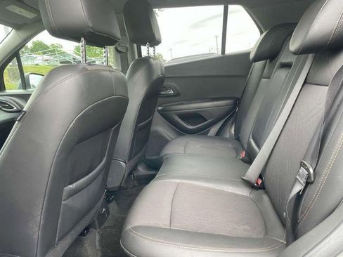 Used 2022 Chevrolet Trax LT w/ Driver Confidence Package AWD/4WD image 9