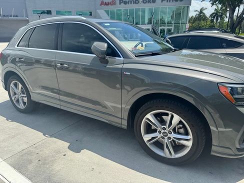 Used 2021 Audi Q3 2.0T Premium w/ Convenience Package AWD/4WD image 13