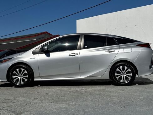 Used 2022 Toyota Prius Prime XLE FWD image 6