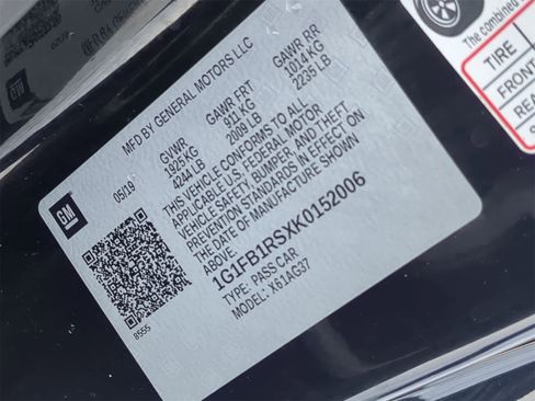 Used 2019 Chevrolet Camaro LT w/ RS Package image 33