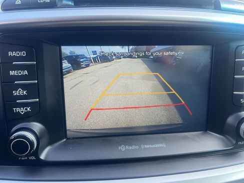 Used 2018 Kia Sorento LX image 47