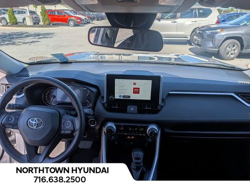 Used 2025 Toyota RAV4 XLE AWD/4WD image 6