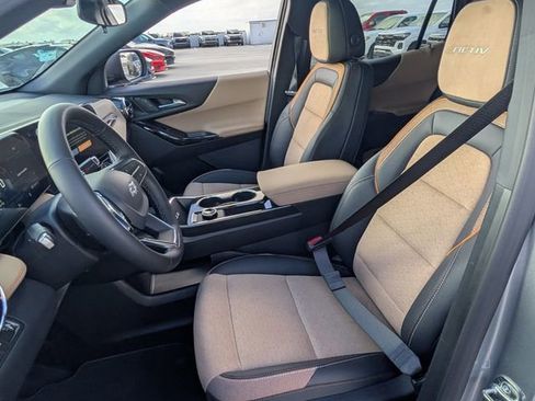 New 2026 Chevrolet Equinox ACTIV w/ Convenience Package III FWD image 6
