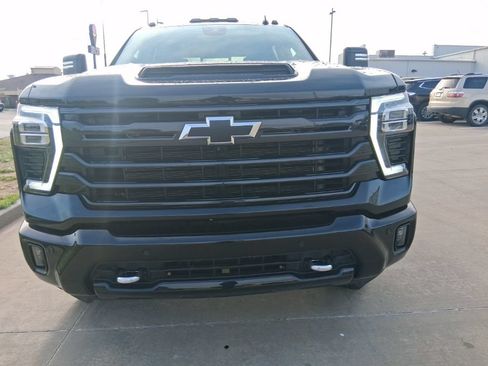 Used 2026 Chevrolet Silverado 2500 High Country w/ Midnight Edition AWD/4WD image 8