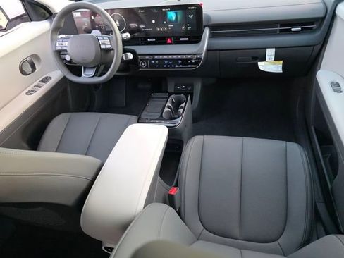 New 2025 Hyundai Ioniq 5 SEL image 15