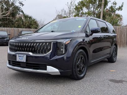 Used 2025 Kia Carnival