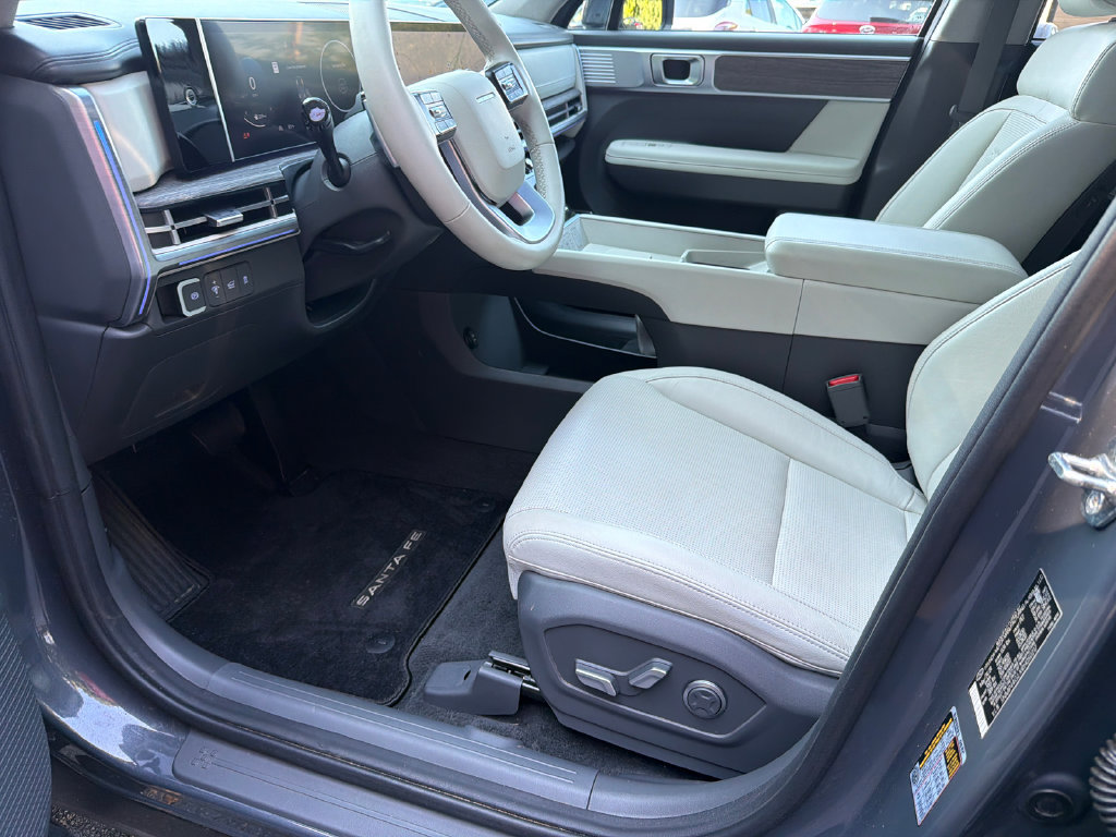 Used 2024 Hyundai Santa Fe Limited FWD image 9